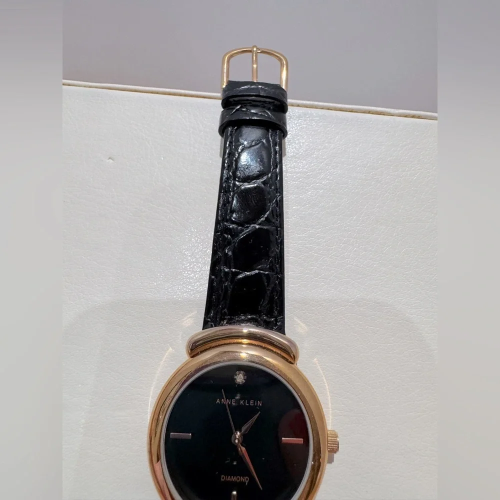 Anne Klein vintage Black and rose Gold Watch w/ leather Crocodile pattern Strap - Picture 3 of 8